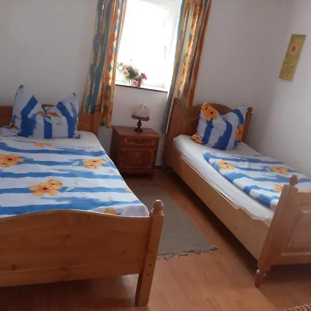 Auberg Apartment *