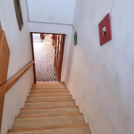 شقة Auberg, Guenstig, Geraeumig Und Schlicht! *
